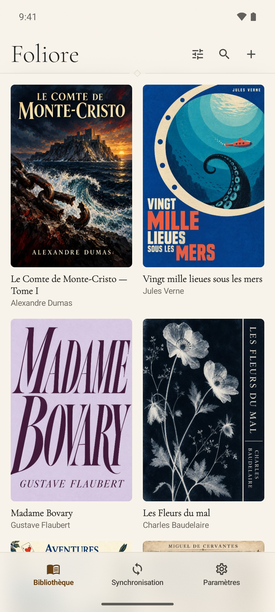 Bibliothèque Foliore sur deux colonnes, avec des couvertures de styles variés